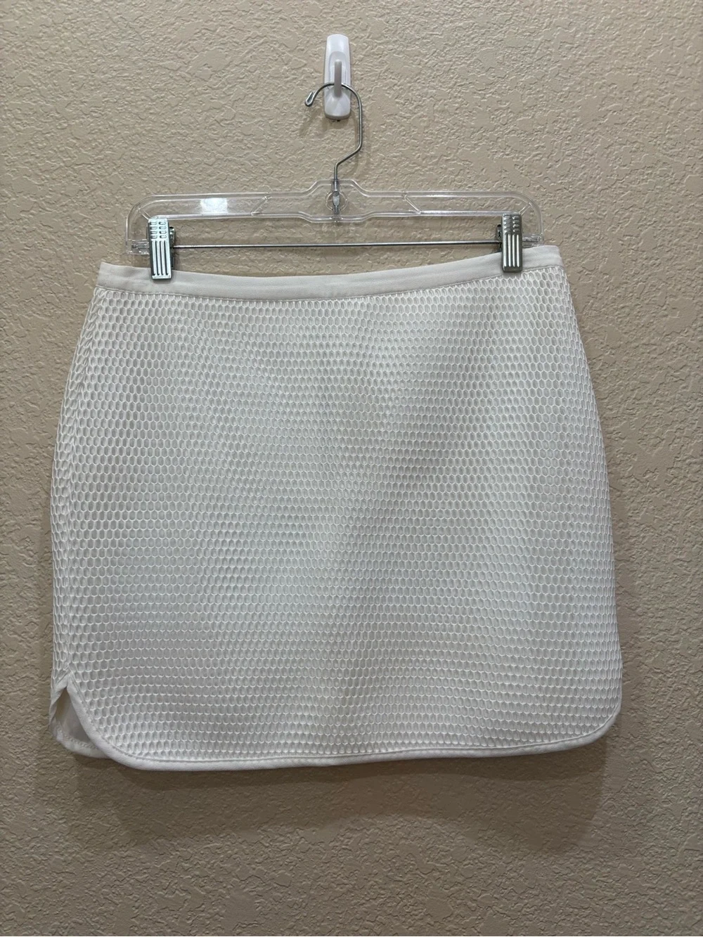 Lush White Honeycomb Mesh Textured Mini Skirt Large Sporty